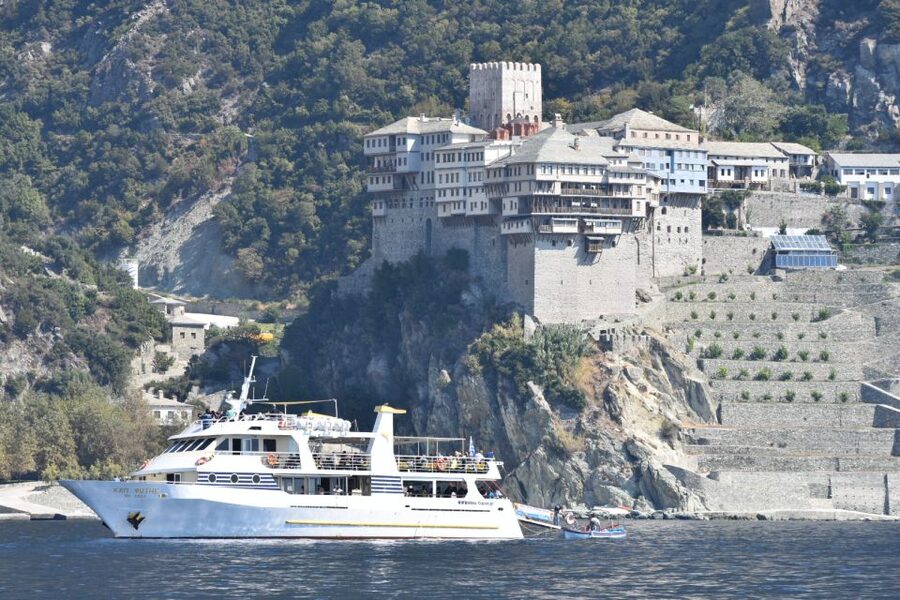 Ouranoupoli: Mount Athos Peninsula Sightseeing Cruise - Seeing the southwest side of the Athos Peninsula