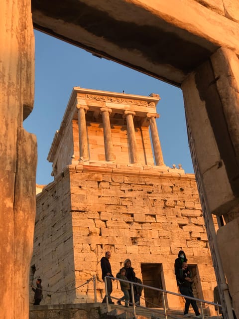 Parthenon & Acropolis Guided Tour in Spanish -Option Tickets - The Erechtheion and the famous Caryatids