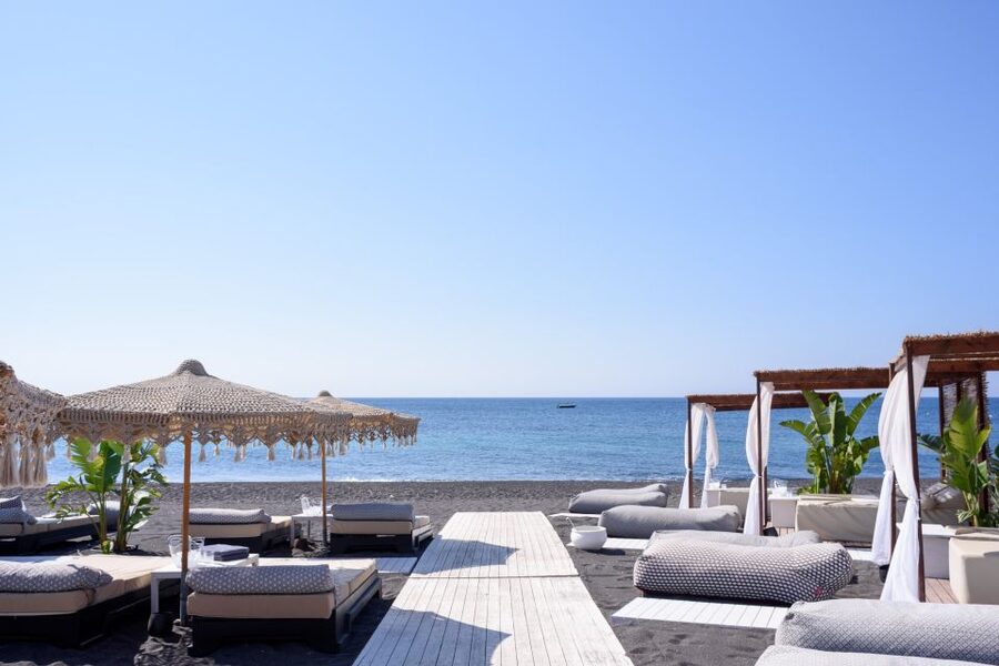 Perivolos Beach: Sun-Bed Experience FortyOne Bar Restaurant - Swimming at Perivolos and Agios Georgios