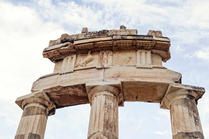 Premium Delphi Day Trip with an Expert Guide, Museum & Lunch - Arachova: lunch and a mountain-town pause