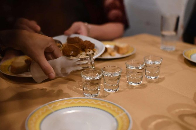 Private Athens By Night Food Tour & Wine Tasting of 5 Varieties - Greek wine and cheese in the Syntagma district