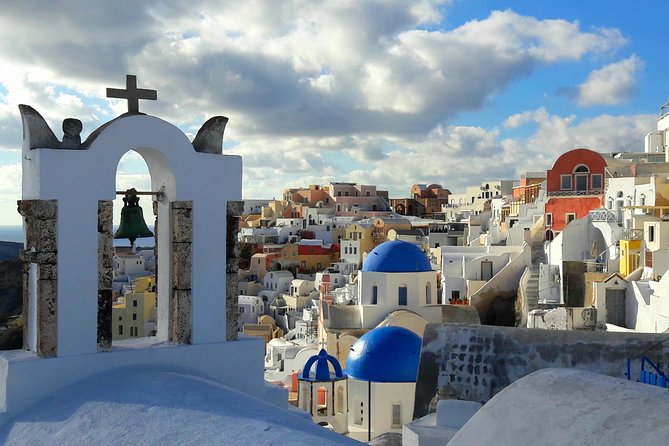 Private Classic Santorini Panorama: Visit the most popular destinations! - Megalochori and the slower side of Santorini
