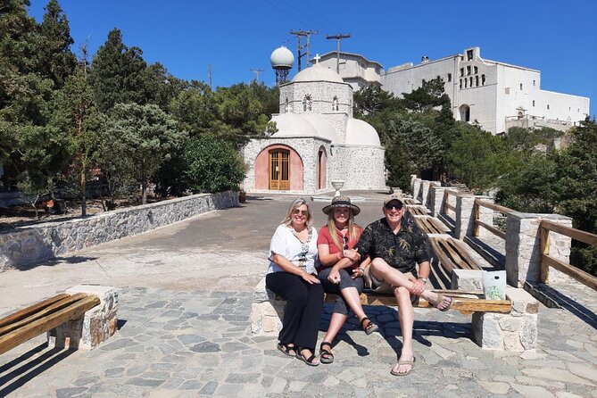 Private Classic Santorini Panorama: Visit the most popular destinations! - Perissa Black Beach and the best place to slow down