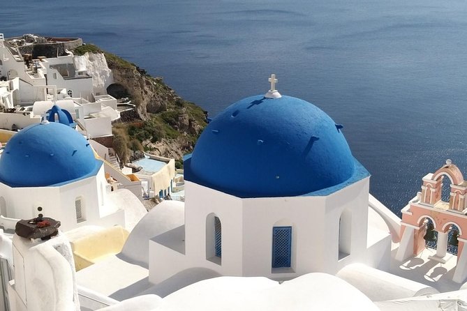 Private Classic Santorini Panorama: Visit the most popular destinations! - Transport, comfort, and pickup details