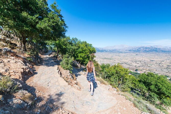 Private Full-Day Knossos-Lasithi Plateau-Cave of Zeus from Elouda - Mochos, a mountain village with Byzantine roots