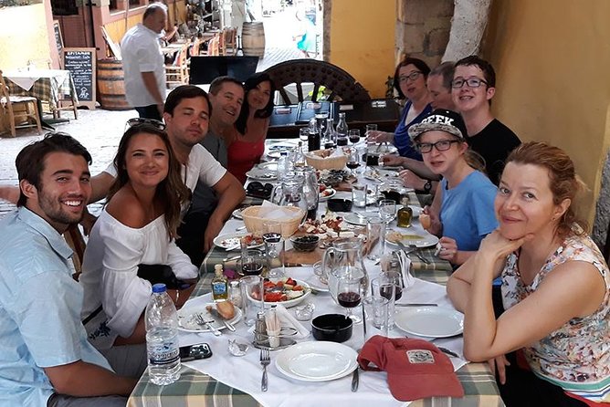 PRIVATE Walking Tour with Lunch and Wine Tasting by a Sommelier - Timing, Heat, and Practical Details