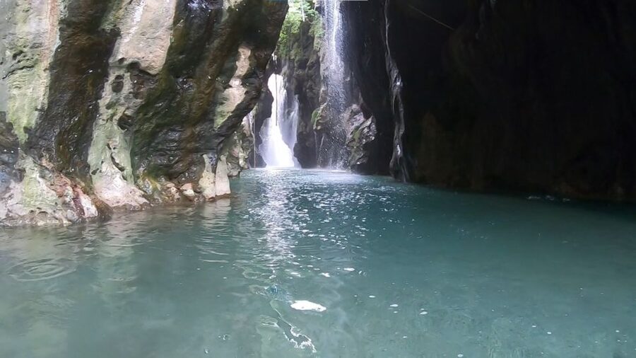 Rethymno: Canyoning Tour in the Kourtaliotiko Gorge - A short trek to the Fairy Cave