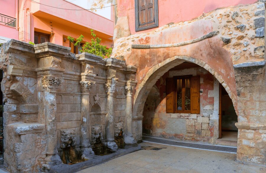 Rethymno Old Town: A Traditional Cretan Food Tour - Pace, group size, and accessibility