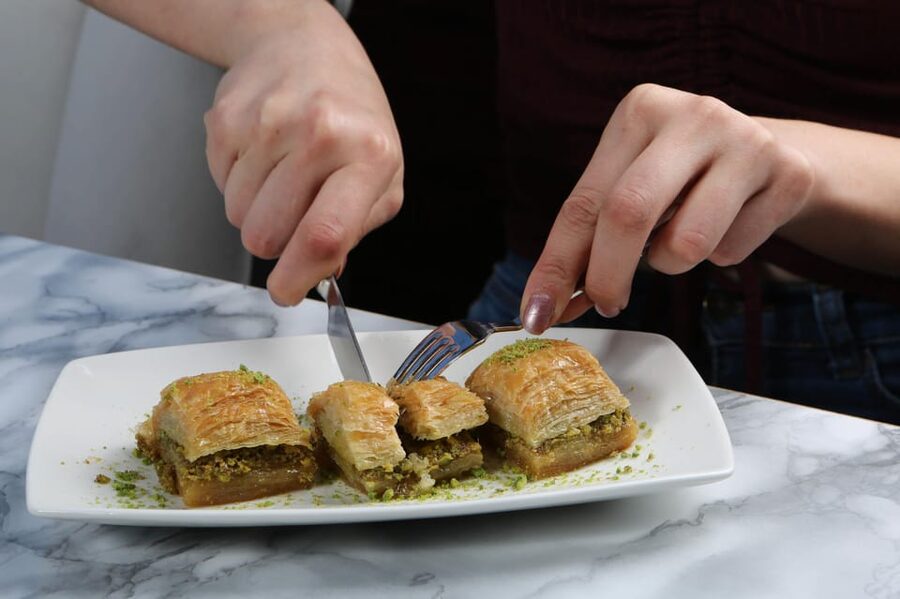 Rethymno Old Town: A Traditional Cretan Food Tour - Ending with lokma donuts