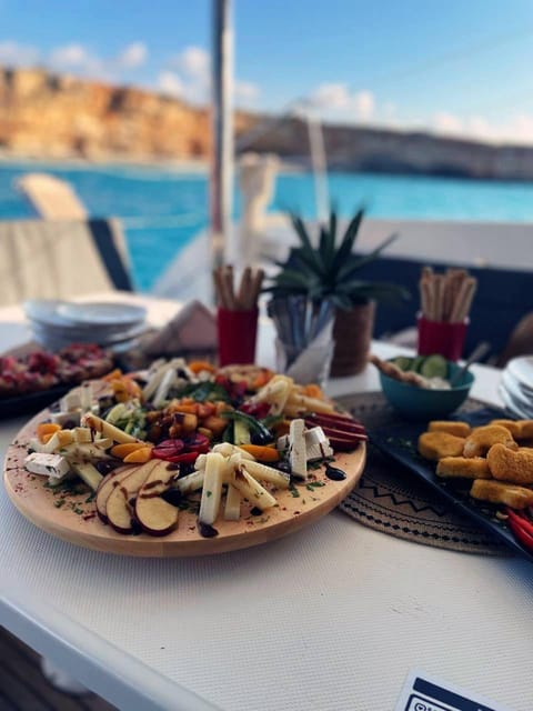 Rethymno: Sunset Catamaran Cruise - Sushi & Open Bar - What the Crew Does Well