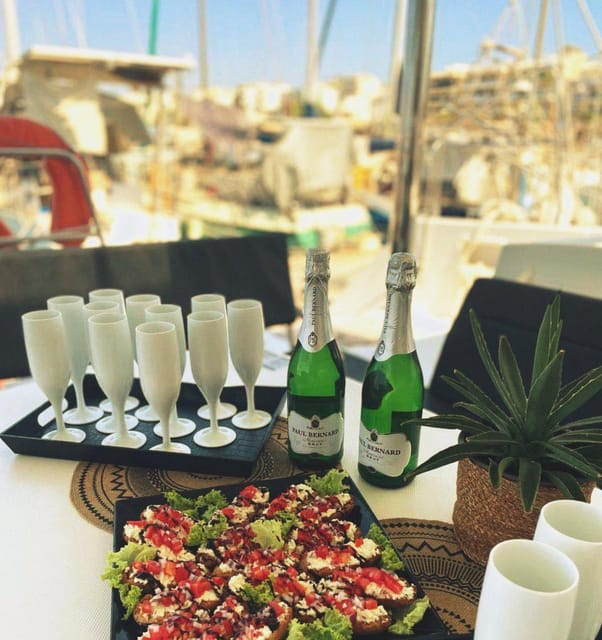 Rethymno: Sunset Catamaran Cruise - Sushi & Open Bar - The First Hour: Cruising Along Skaleta