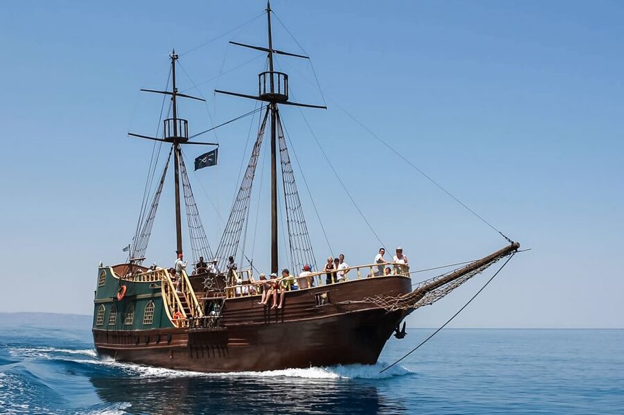 Rethymno: Sunset Cruise on a Wooden Pirate Boat - Open water, Cretan mountains, and changing light