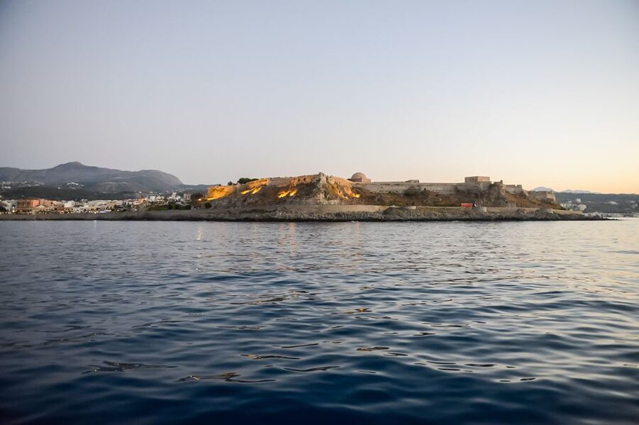 Rethymno: Sunset Cruise on a Wooden Pirate Boat - A drink, music, and the relaxed atmosphere
