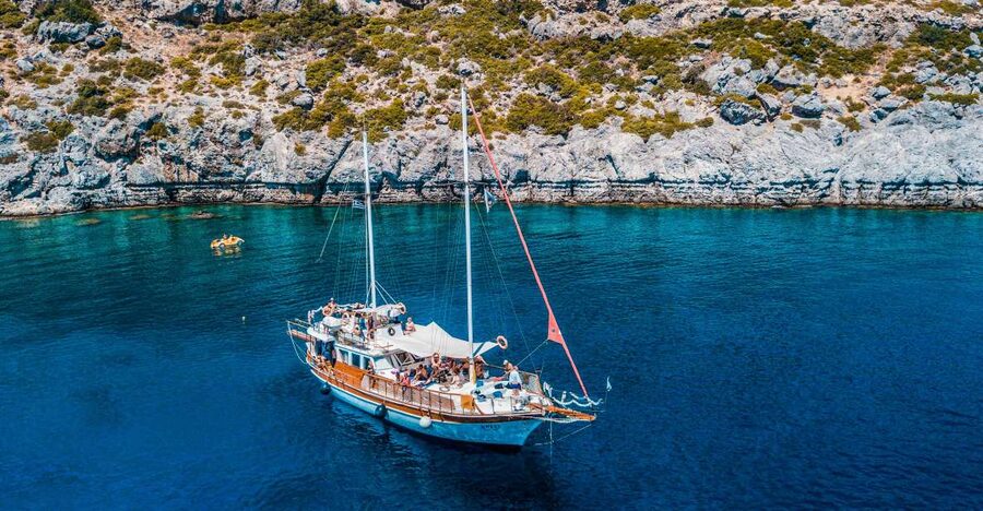 Rhodes: Cruise with 3 Stops, Lunch and Unlimited Drinks - Anthony Quinn Bay: emerald water and rocky views