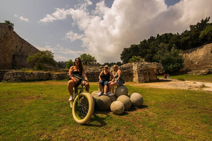 Rhodes: E-bike Highlights Sunset or Morning Photo Tour - Mandraki Harbour and the Colossus site