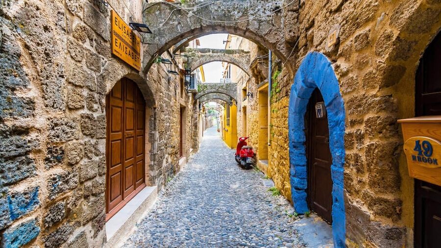 Rhodes: Free exploration of Rhodes City Transfer. - Palace of the Grand Master and the Knights