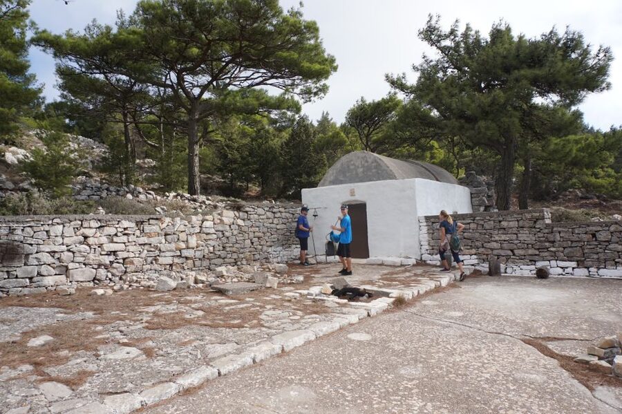Rhodes: Hiking Tour to the Summit of Akramitis with Photos - The final rocks and Akramitis summit