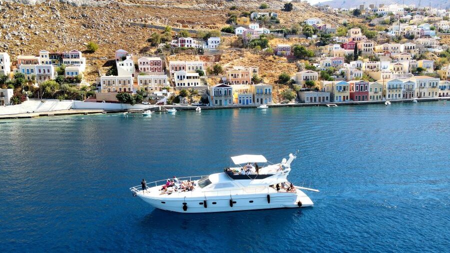 Rhodes: Symi Yacht Tour with Unlimited Drinks and Transfer - The day in six useful points