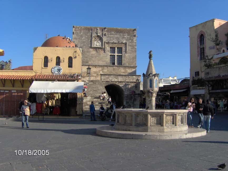 Rhodes Town: Private Walking Tour with a Licensed Guide - Why the Restaurant Advice Adds Real Value