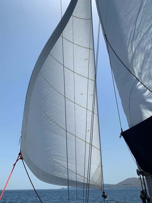 Sailing tour around Lindos with food and drinks - Lindos Bay and the return sail