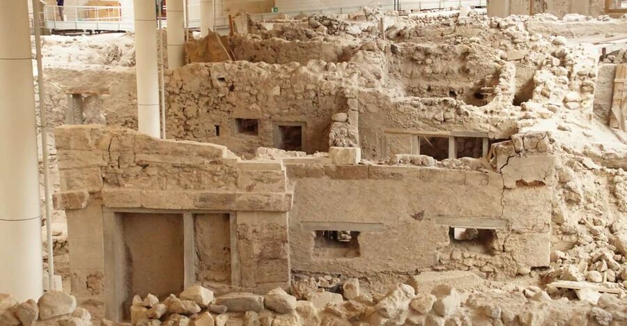 Santorini: Akrotiri Entry Ticket and Audio Guide - The House of the Ladies and the clues to daily life