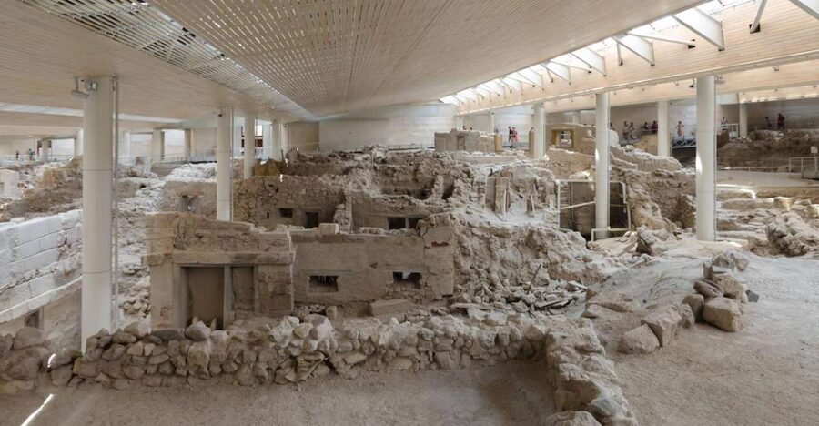 Santorini: Akrotiri Prehistoric City Guided Walking Tour - Why Akrotiri is unlike most Greek archaeological sites