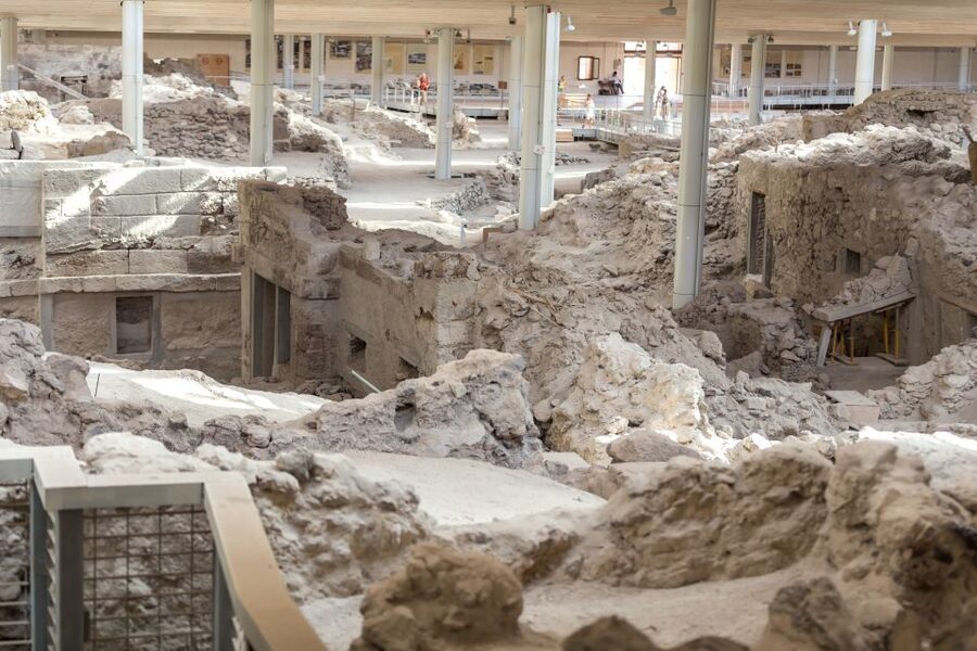 Santorini: Akrotiri Prehistoric City Guided Walking Tour - Meeting your archaeologist at the excavation entrance