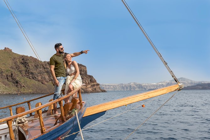 Santorini Caldera Cruise Tour (Volcano, Hot Springs, Thirassia) - Getting to the Old Port of Fira