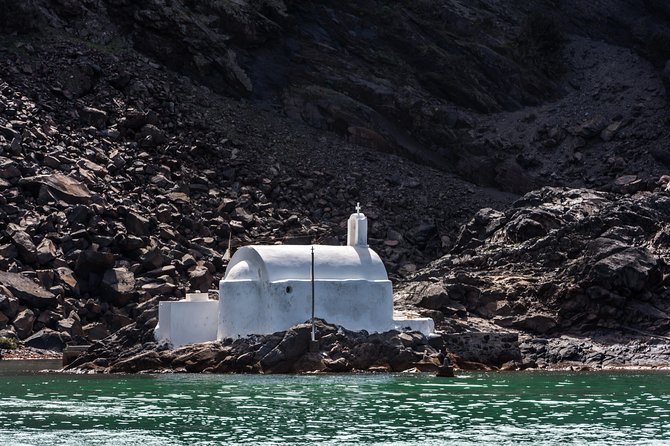 Santorini Caldera Cruise Tour (Volcano, Hot Springs, Thirassia) - Guides, group size, and the practical feel