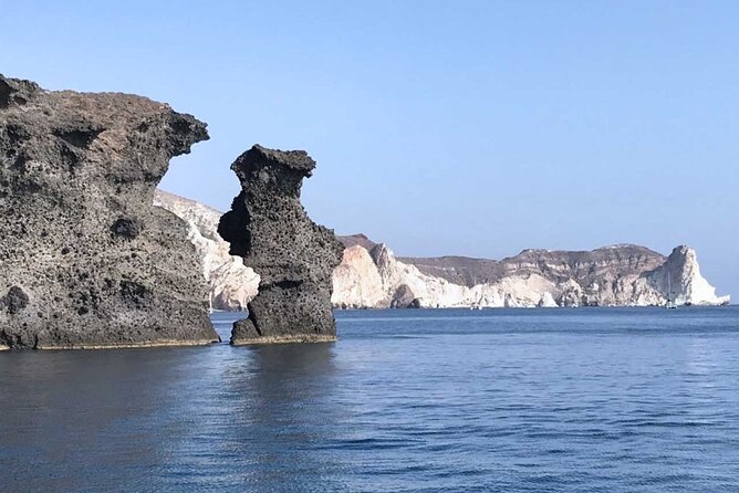 Santorini Catamaran Cruise with Greek Meal, Open-Bar and Sunset - The onboard Greek meal is a real part of the experience