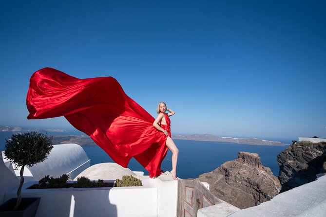 Santorini: Flying Dress Photoshoot - Why the assistant matters