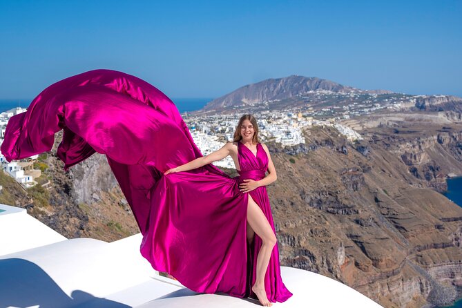 Santorini: Flying Dress Photoshoot - Strengths and Limits of the Experience