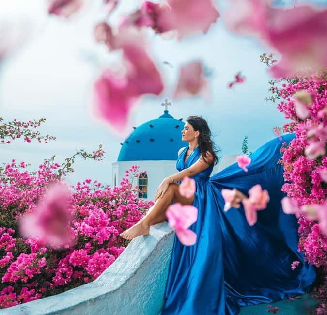 Santorini: Flying Dress Photoshoot with Edited Photos - Who should book this Santorini photoshoot?