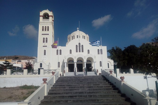 Santorini Highlights and Venetian Castles Small-Group Day Tour - Firostefani and the familiar blue dome