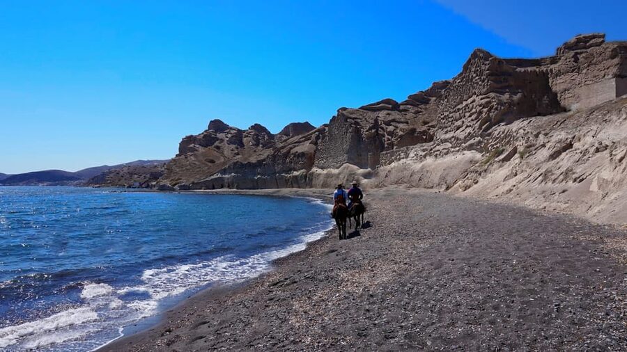 Santorini: Horseback Riding Tour on the Beach - Starting with instructions and the right horse