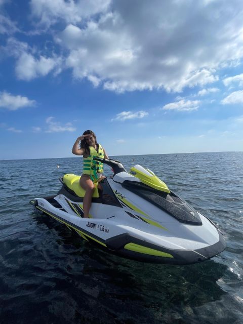 Santorini: Jet Ski Rental Perissa, Perivolos & St George - Riding a Yamaha VXS SPORT 130HP