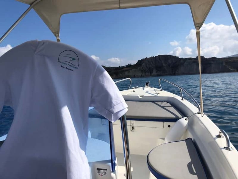 Santorini: License-Free Boat Rental with Ice, Water, & Fruit - Should you book the Santorini boat rental?