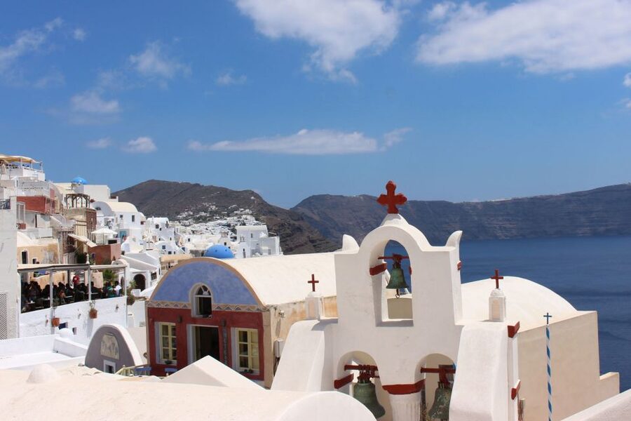 Santorini: Mesa Gonia, Pyrgos and Oia Tour - Oia and the sunset finish