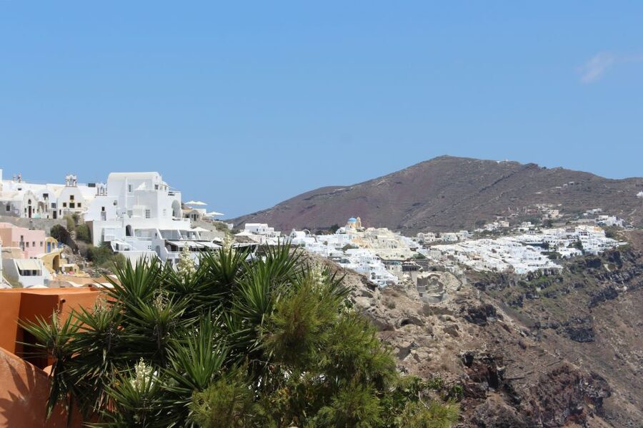 Santorini: Mesa Gonia, Pyrgos and Oia Tour - Transport, pickup, and timing
