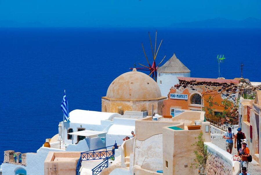 Santorini: Mesa Gonia, Pyrgos and Oia Tour - Who will get the most from this tour