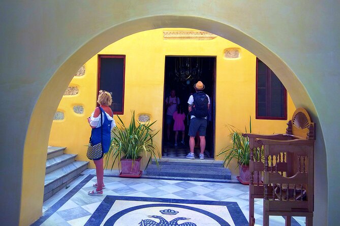 Santorini Must-See Highlights: Private Shore Tour - Perissa’s black sand and time for lunch