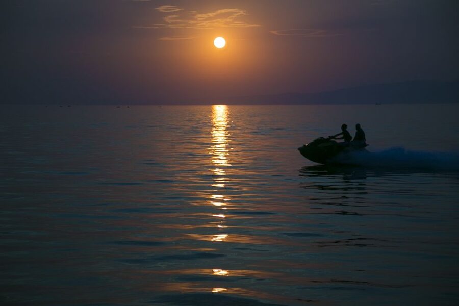 Santorini: Perivolos Beach Jet Ski Rental - Twenty minutes on a Yamaha Sport jet ski