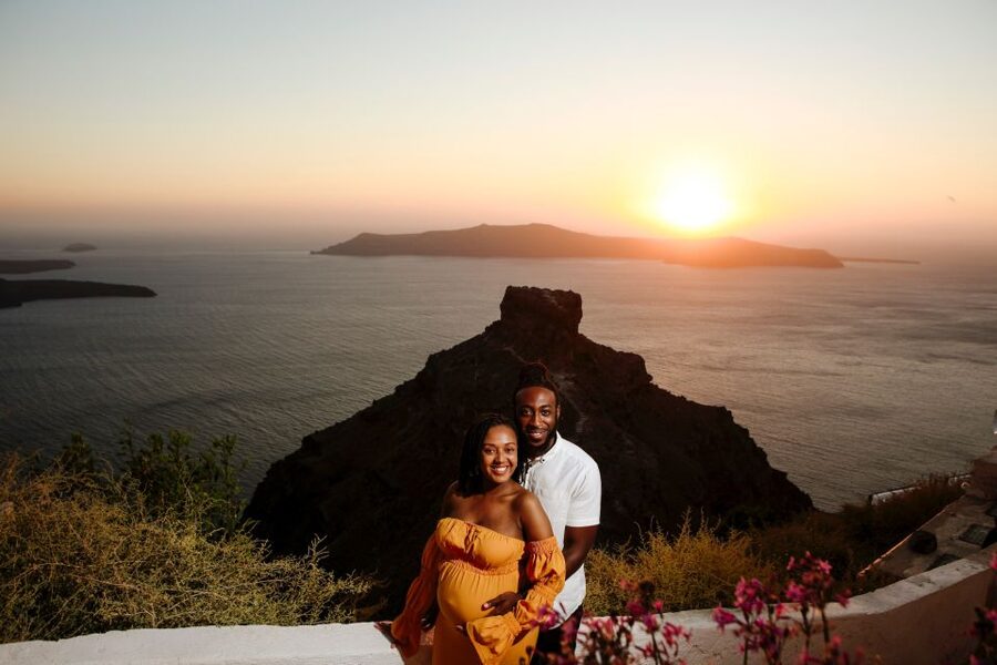 Santorini: Photo Shoot with a Private Vacation Photographer - Why local guidance is worth paying for