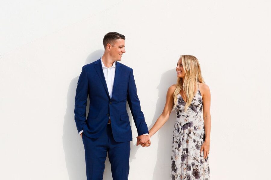 Santorini: Photo Shoot with a Private Vacation Photographer - Engagements, families, and special occasions