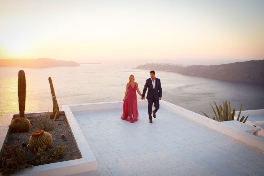 Santorini: Photo Shoot with a Private Vacation Photographer - Choosing between one, two, and three hours