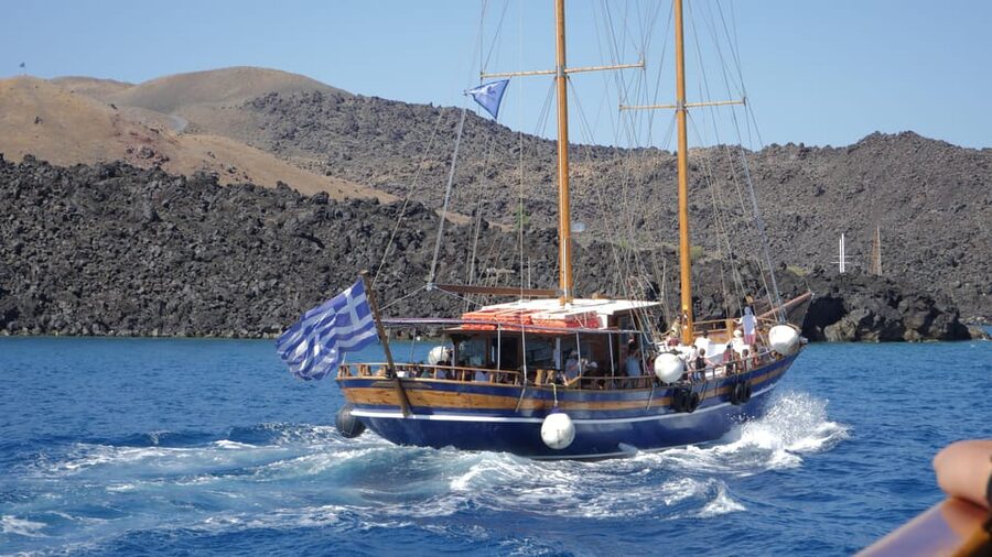 Santorini Port: 3 Hour Cruise to Volcano and Hot Springs - Palea Kameni and the not-quite-hot springs