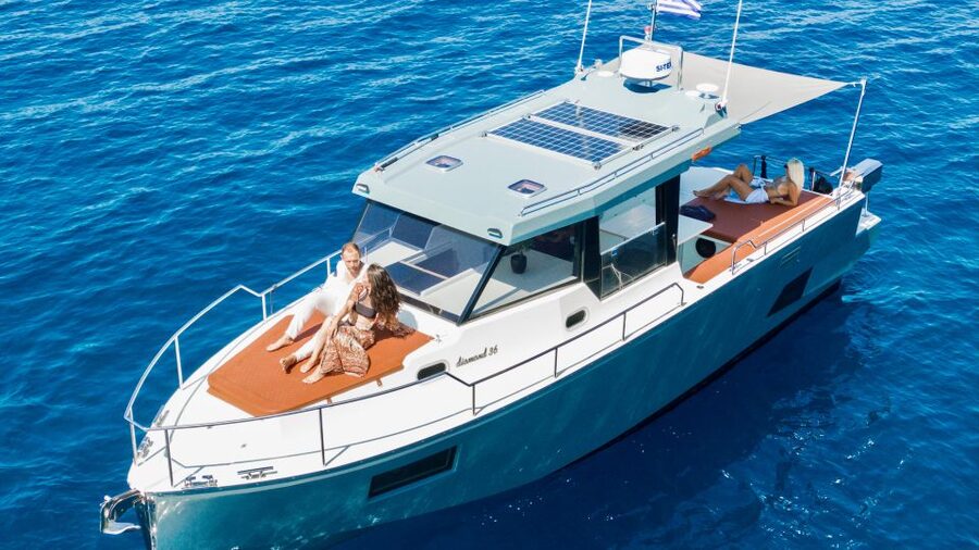 Santorini: Private Diamond 36 Motor Yacht Caldera Cruise - Key things to know before booking