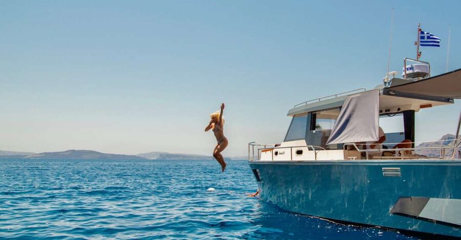 Santorini: Private Diamond 36 Motor Yacht Caldera Cruise - What the $147 price really buys