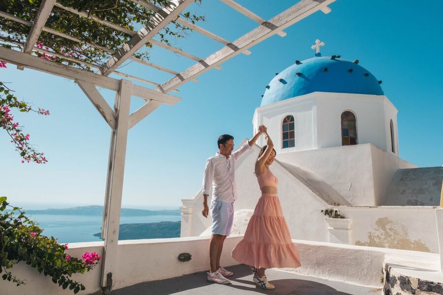 Santorini Private Photoshoot - Walking Oia for photographs, not just sightseeing