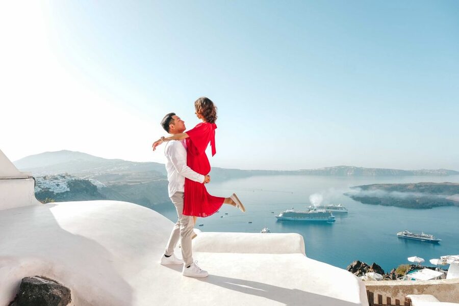 Santorini Private Photoshoot - How the $165 price works for a small group